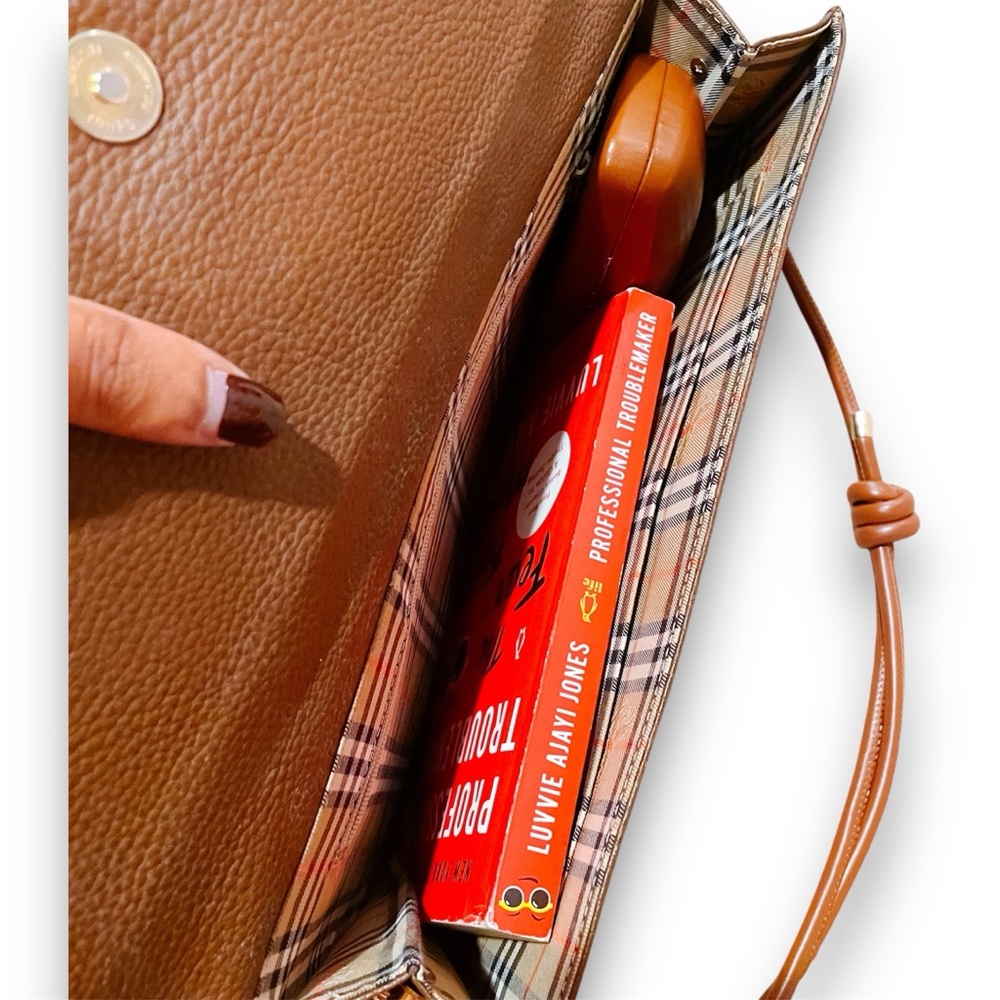 BURBERRY large Leather Clutch Crossbody 🤎 - Picture 7 of 12